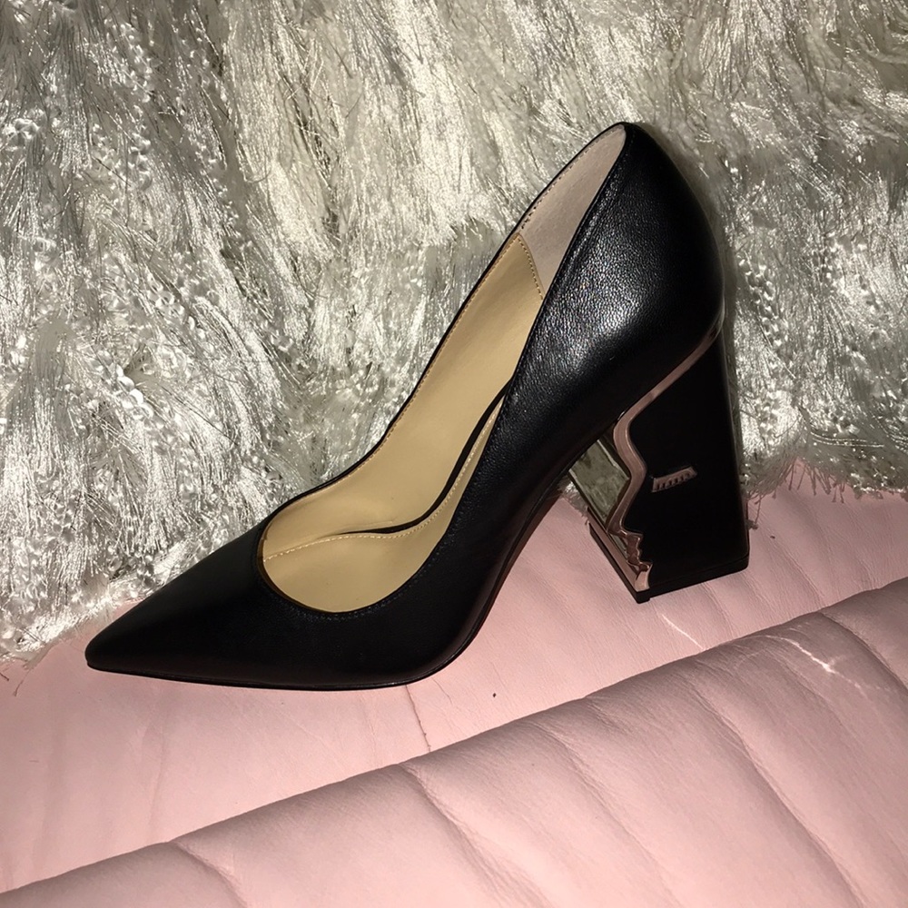 The Celina- Smooth Napa- Black